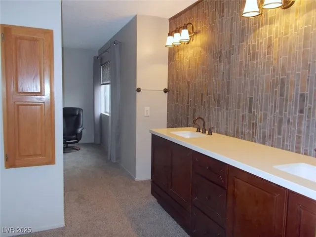 $2,500 | 7711 Keating Circle, Las Vegas, NV 89147