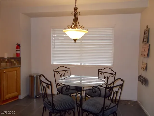 $2,500 | 7711 Keating Circle, Las Vegas, NV 89147