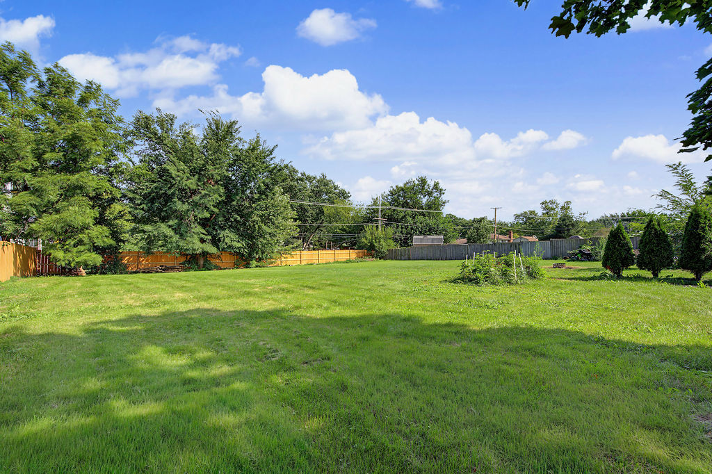 403 Spring S Road Schaumburg, IL 60193 - Photo 24 of 26 Gallery Image 24