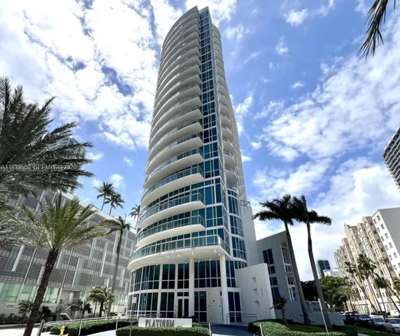 a view of a multi story building