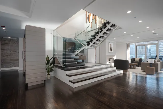 a view of entryway and hall