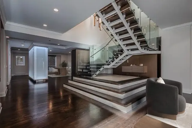 a view of entryway and hall