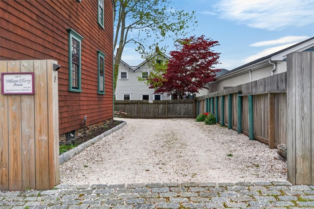 9 Thames Street Newport, RI 02840 - Photo 4 of 50