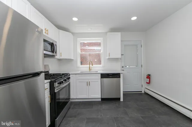 $1,950 | 13 South Black Horse Pike, Unit 1B, Mount Ephraim, NJ 08059