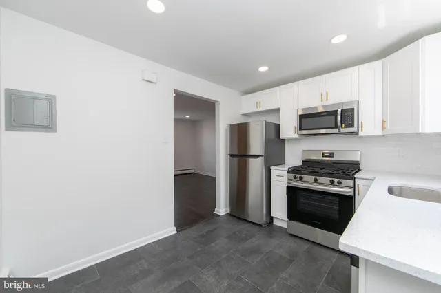 $1,950 | 13 South Black Horse Pike, Unit 1B, Mount Ephraim, NJ 08059