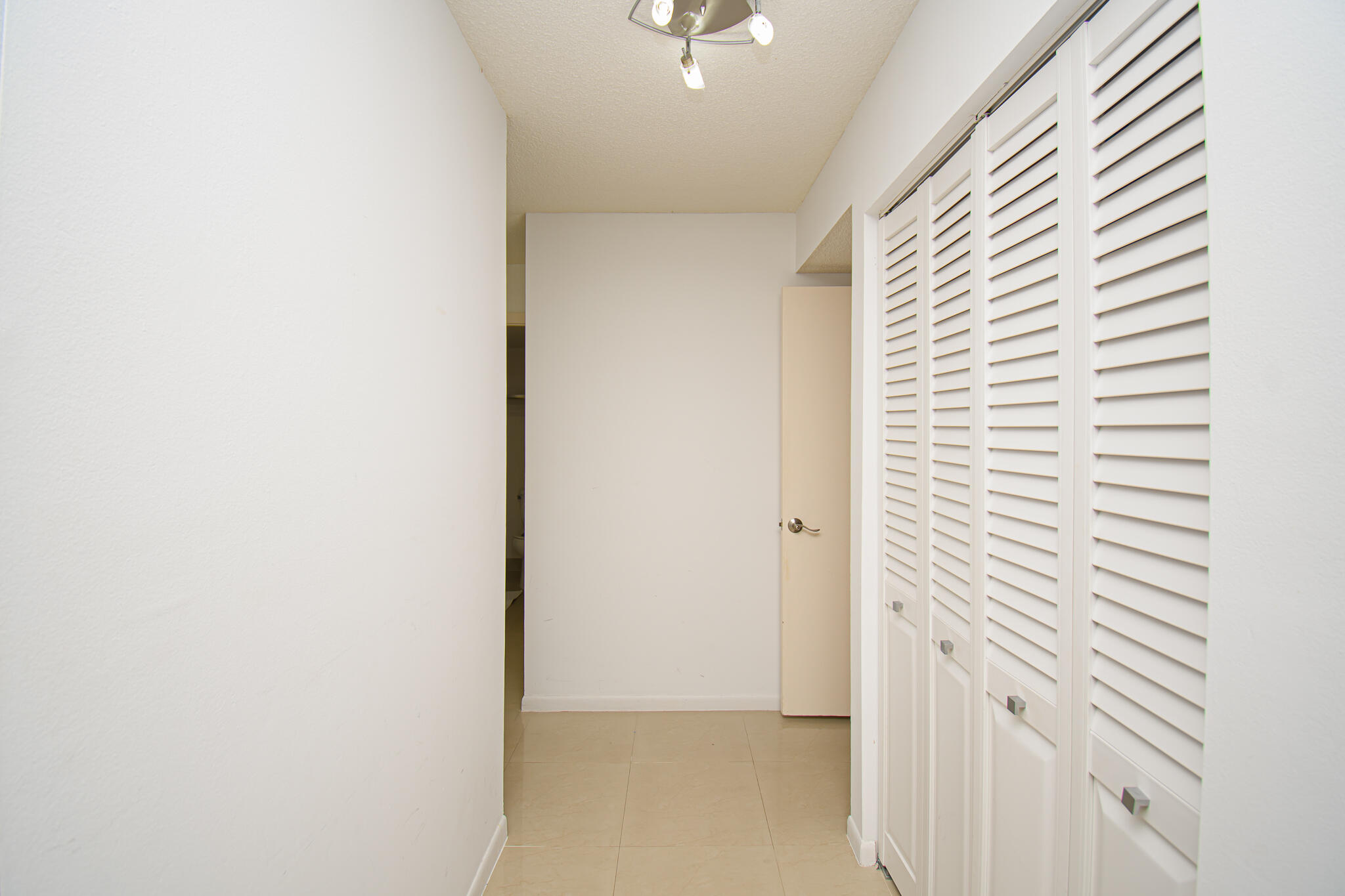 8334 Cypress Lane, Unit 1A Boca Raton, FL 33433 - Photo 11 of 42 DSC_5738