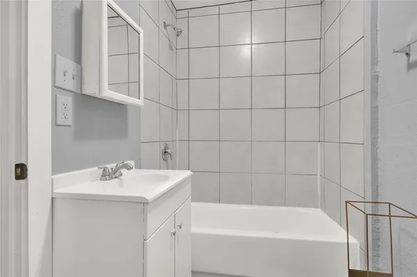 $799 | 3714 Dabney Street, Unit 4, Houston, TX 77026