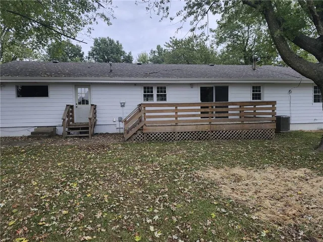 $219,900 | 1745 Lake Trenton Drive, Trenton, MO 64683