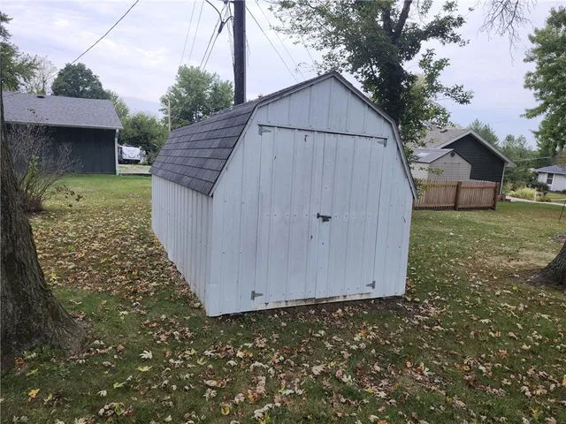 $219,900 | 1745 Lake Trenton Drive, Trenton, MO 64683