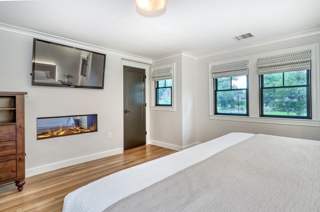 27 Cabot Street Winchester, MA 01890 - Photo 24 of 42