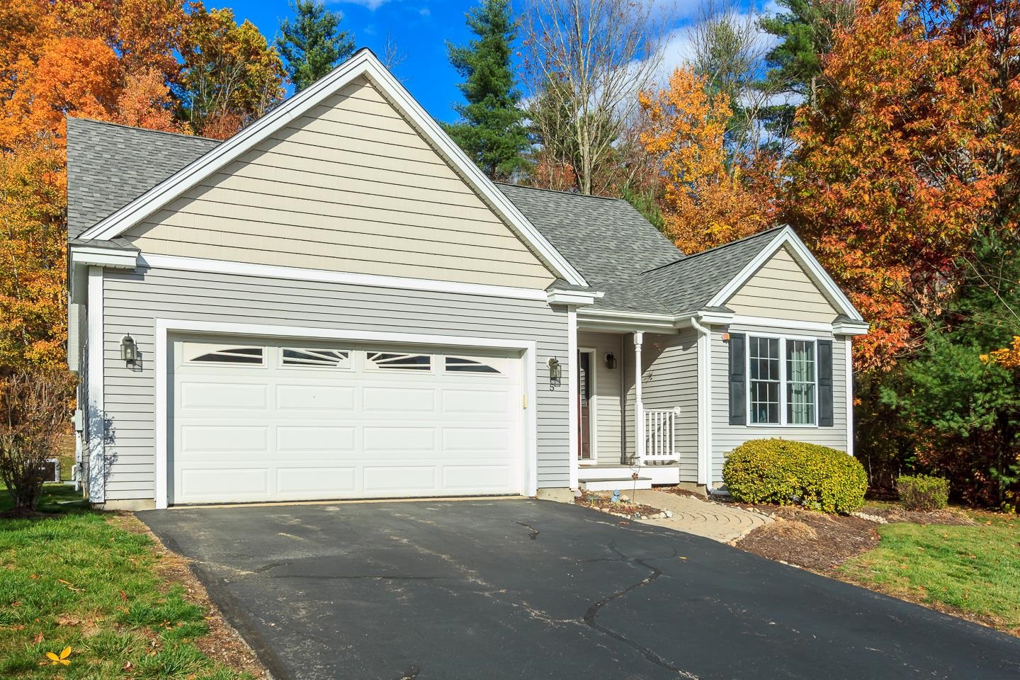 5 Shaker Hill Road Hooksett, NH 03106 - Photo 2 of 45