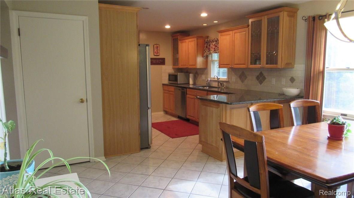 8120 Henderson Road Goodrich, MI 48438 - Photo 9 of 18 kitchen - diningroom.JPG
