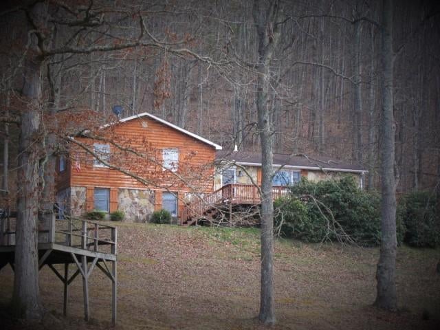 322 Howards Branch Road Hinton, WV 25951 - Photo 11 of 37 Gallery Image 11