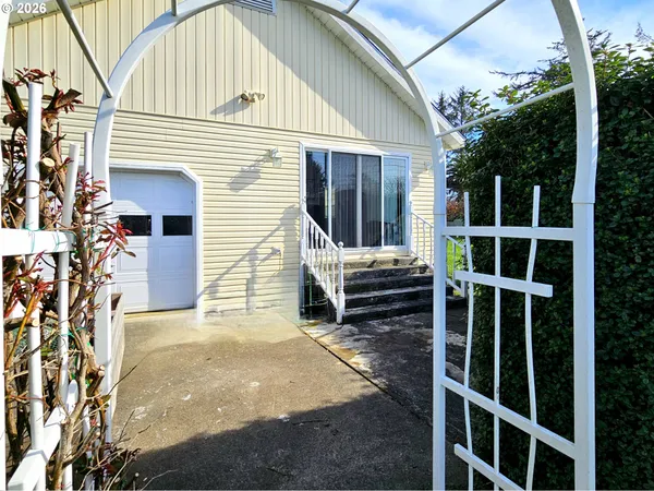 $699,000 | 15482 Morrison Lane, Brookings, OR 97415