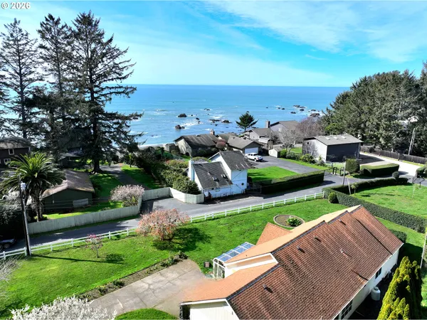 $699,000 | 15482 Morrison Lane, Brookings, OR 97415