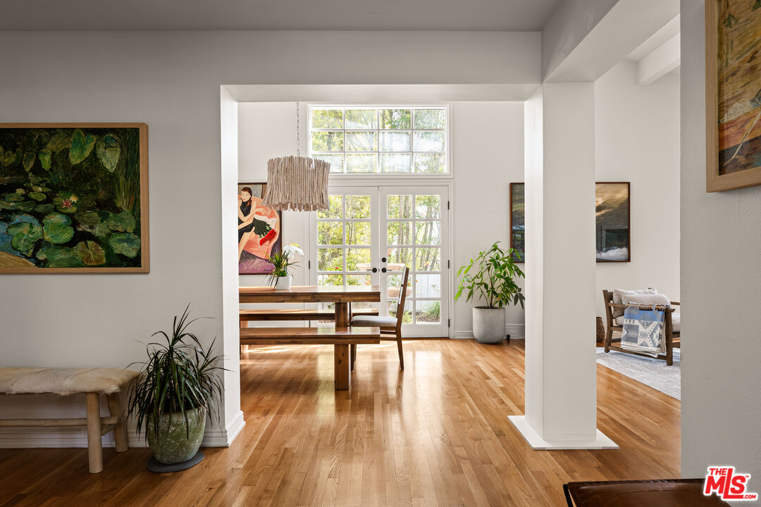 13641 Bayliss Road Los Angeles, CA 90049 - Photo 11 of 30