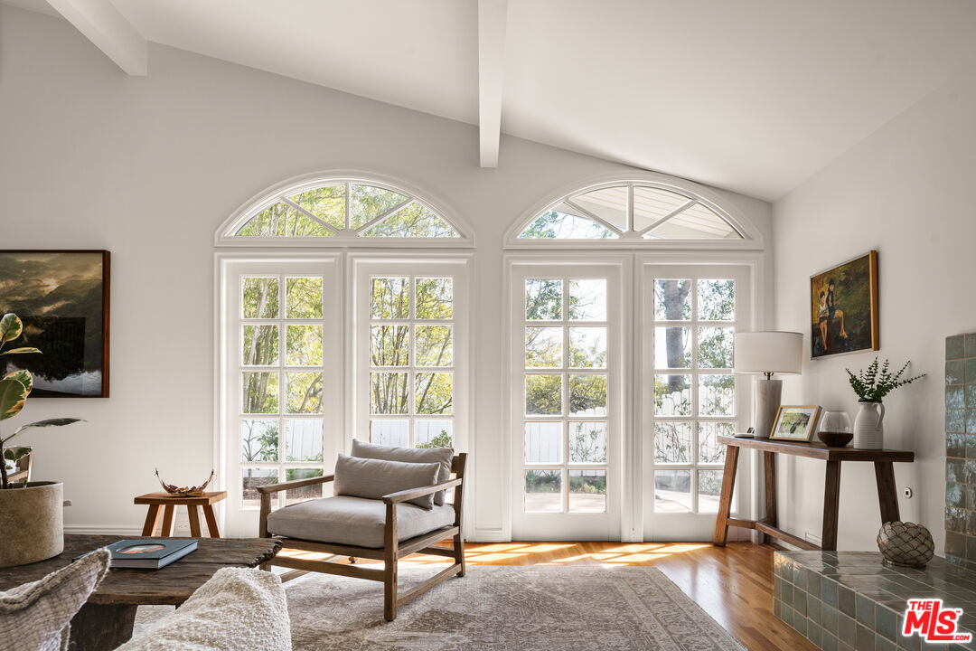 13641 Bayliss Road Los Angeles, CA 90049 - Photo 14 of 30