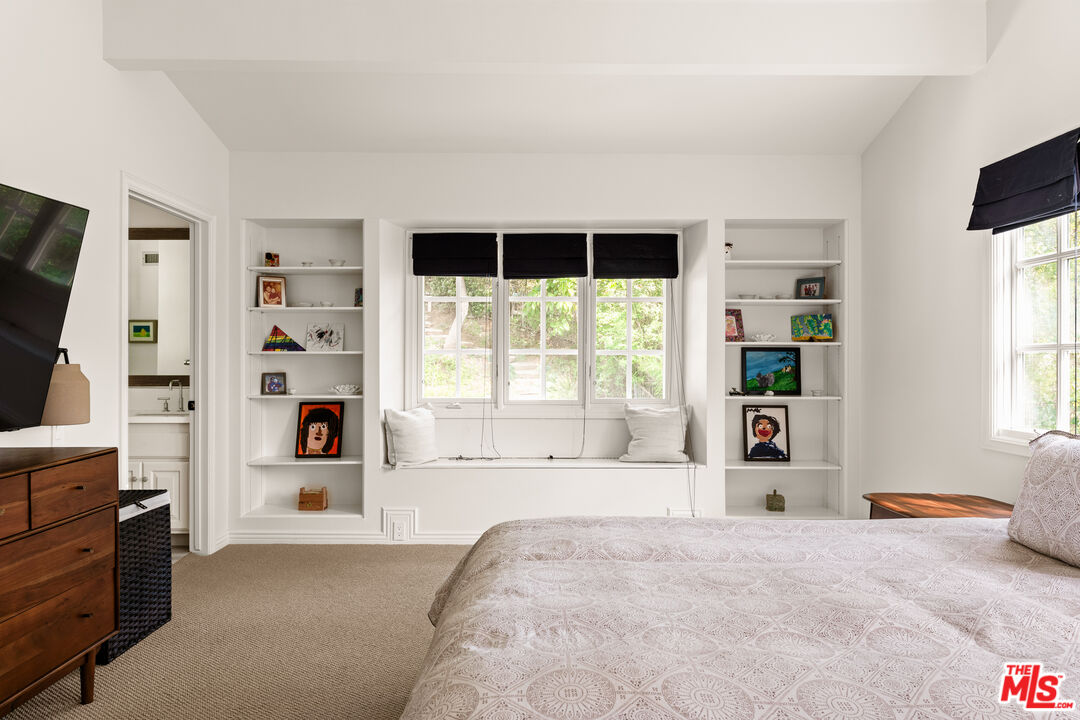 13641 Bayliss Road Los Angeles, CA 90049 - Photo 18 of 30