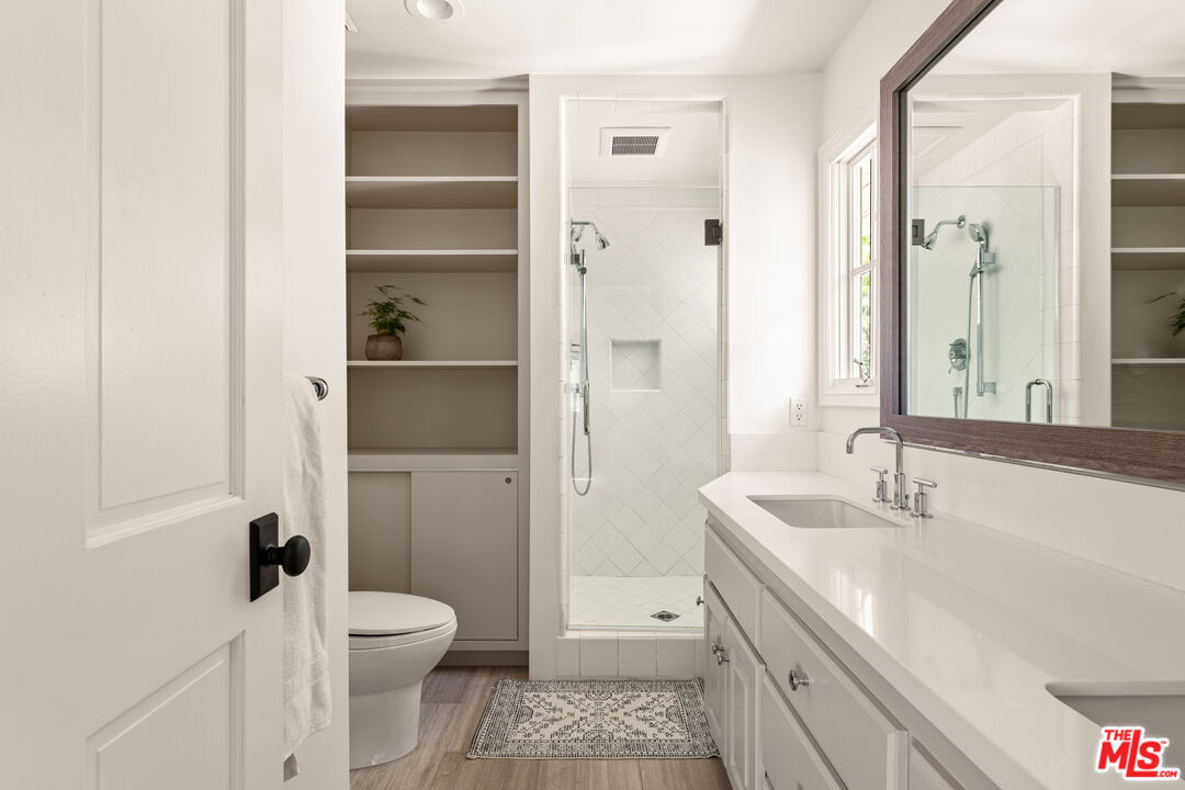 13641 Bayliss Road Los Angeles, CA 90049 - Photo 19 of 30