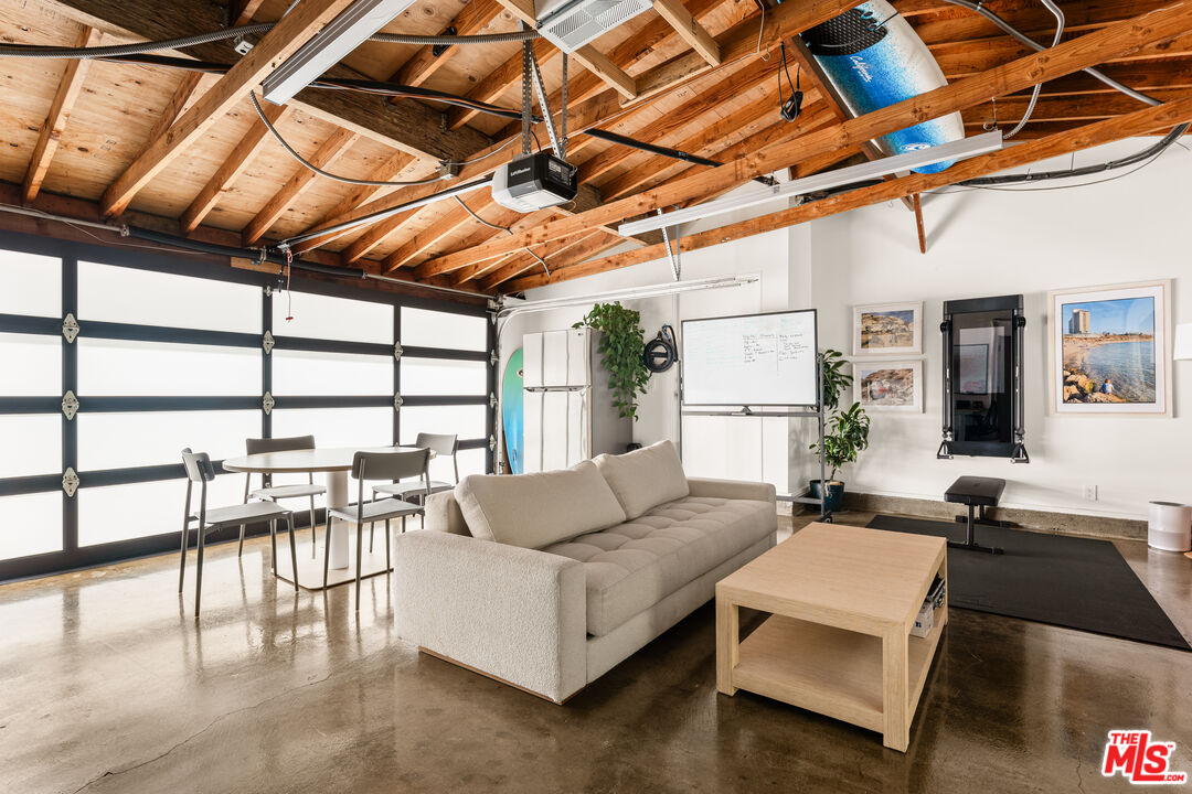 13641 Bayliss Road Los Angeles, CA 90049 - Photo 24 of 30