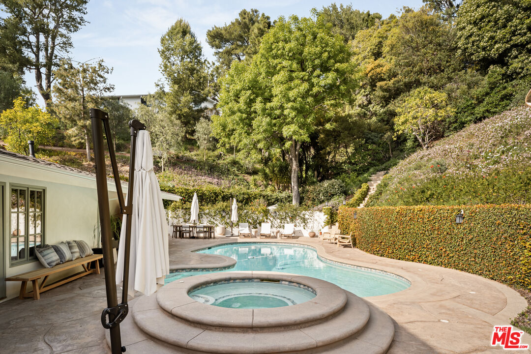 13641 Bayliss Road Los Angeles, CA 90049 - Photo 25 of 30