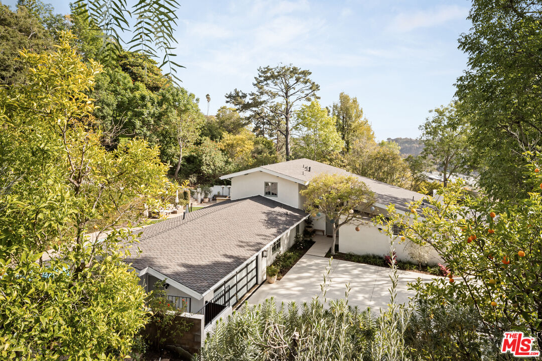 13641 Bayliss Road Los Angeles, CA 90049 - Photo 29 of 30