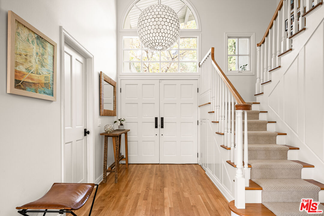 13641 Bayliss Road Los Angeles, CA 90049 - Photo 5 of 30