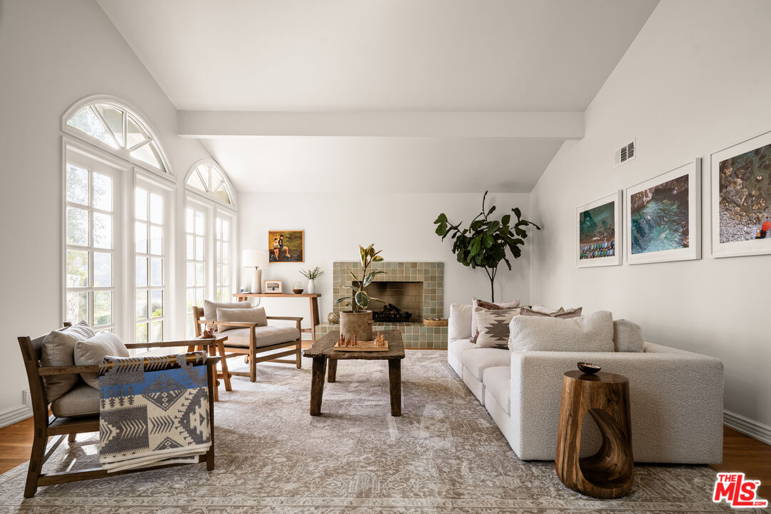 13641 Bayliss Road Los Angeles, CA 90049 - Photo 7 of 30