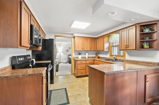 $495,000 | 3630 South State Road 1, Hamilton, IN 46742