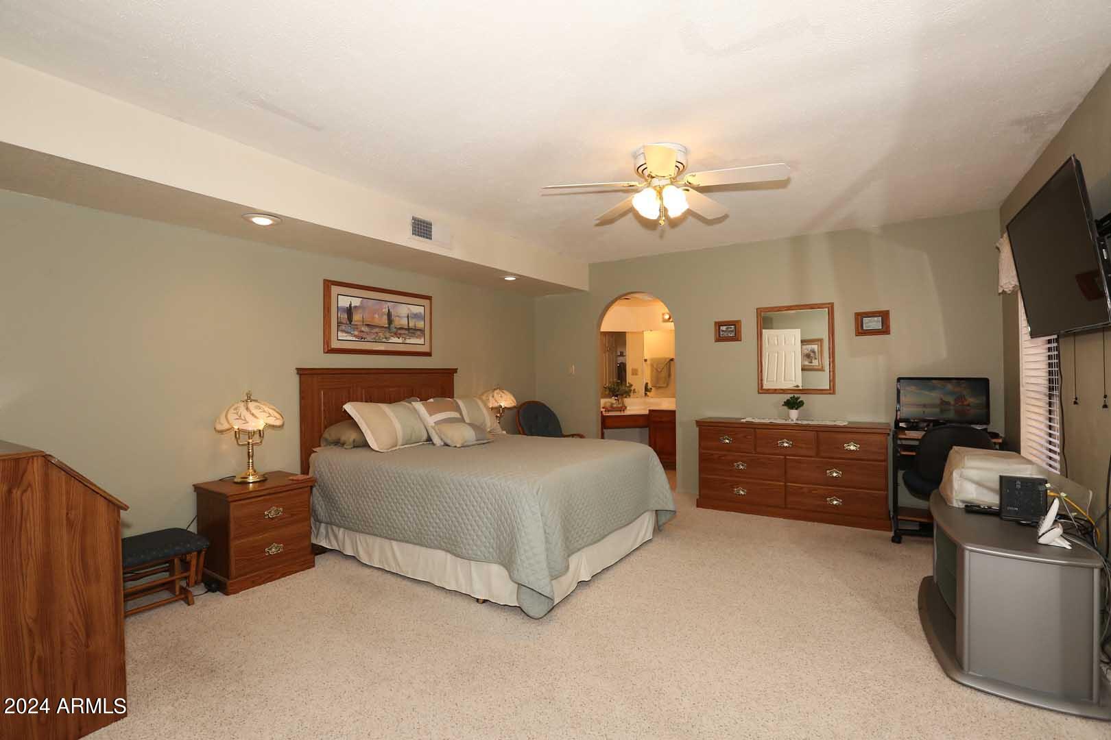 6945 East Cochise Road, Unit 122 Paradise Valley, AZ 85253 - Photo 18 of 35 Primary Bedroom