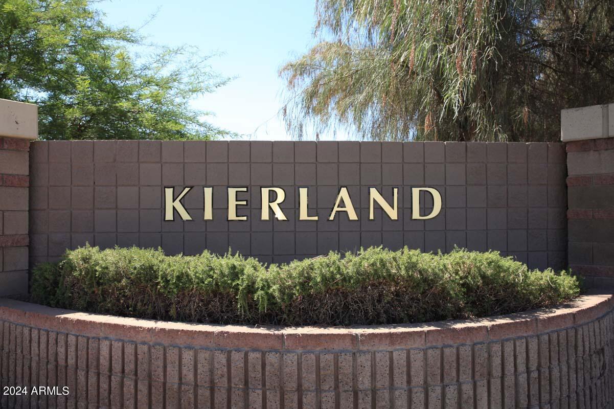 6945 East Cochise Road, Unit 122 Paradise Valley, AZ 85253 - Photo 29 of 35 Kierland Community Sign