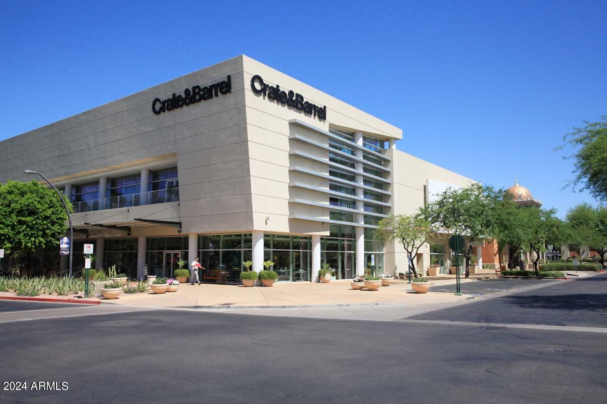 6945 East Cochise Road, Unit 122 Paradise Valley, AZ 85253 - Photo 31 of 35 Kierland-Shopping Mall3