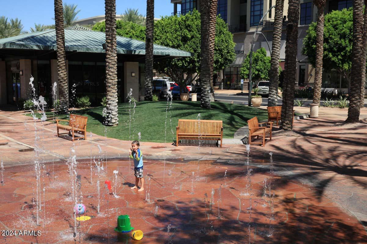 6945 East Cochise Road, Unit 122 Paradise Valley, AZ 85253 - Photo 32 of 35 Kierland-Shopping Mall-Water Park