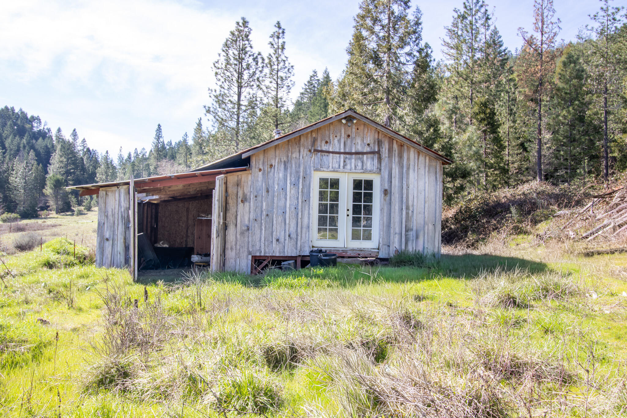 297 Warren Road Selma, OR 97538 - Photo 8 of 14 297 3