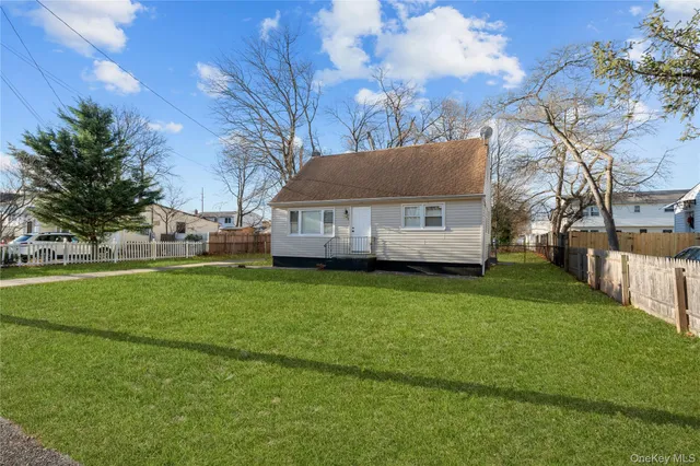 $599,000 | 193 North Arizona Road, West Babylon, NY 11704