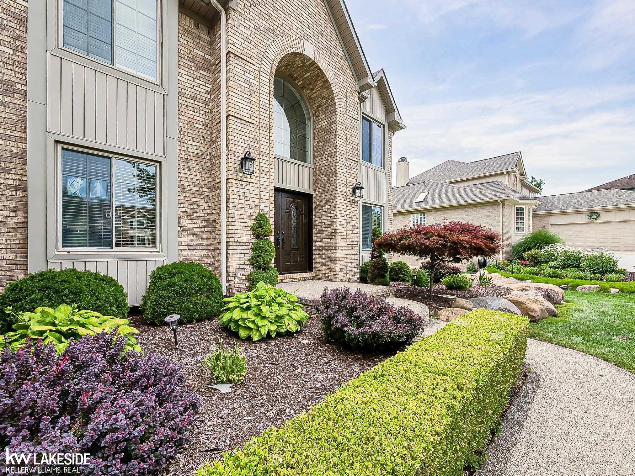 2058 Reagan Drive Rochester Hills, MI 48309 - Photo 4 of 68