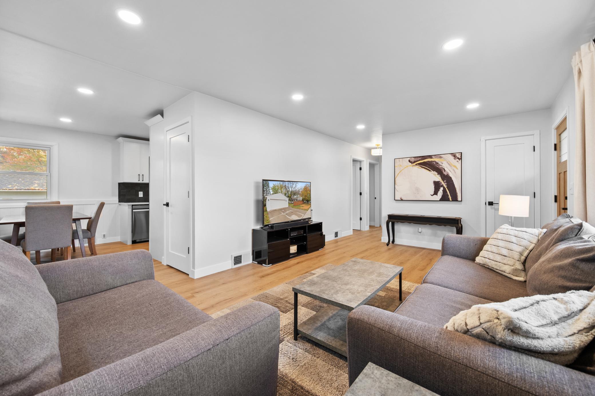 7601 Elliot Avenue Richfield, MN 55423 - Photo 6 of 34