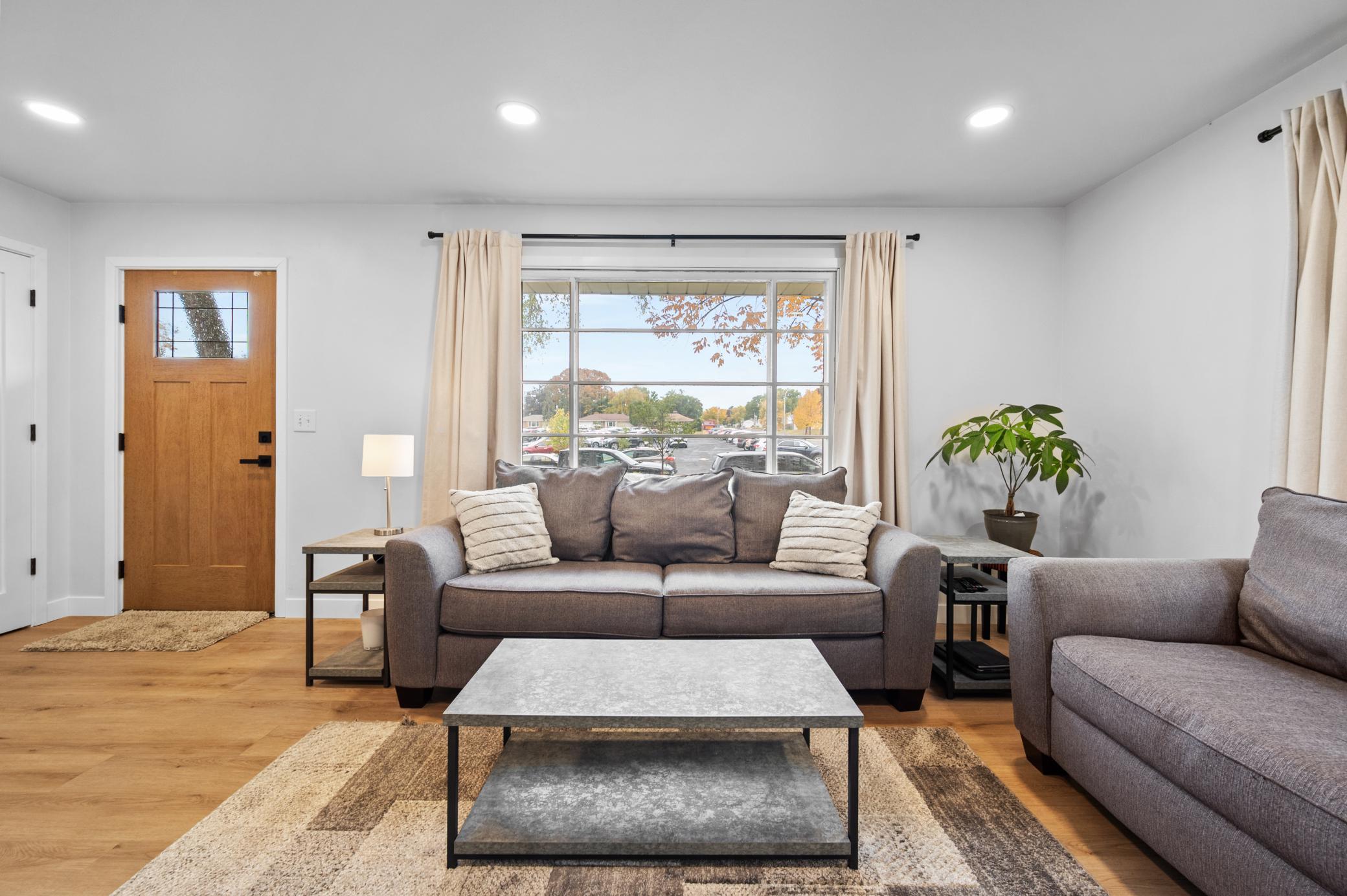 7601 Elliot Avenue Richfield, MN 55423 - Photo 7 of 34