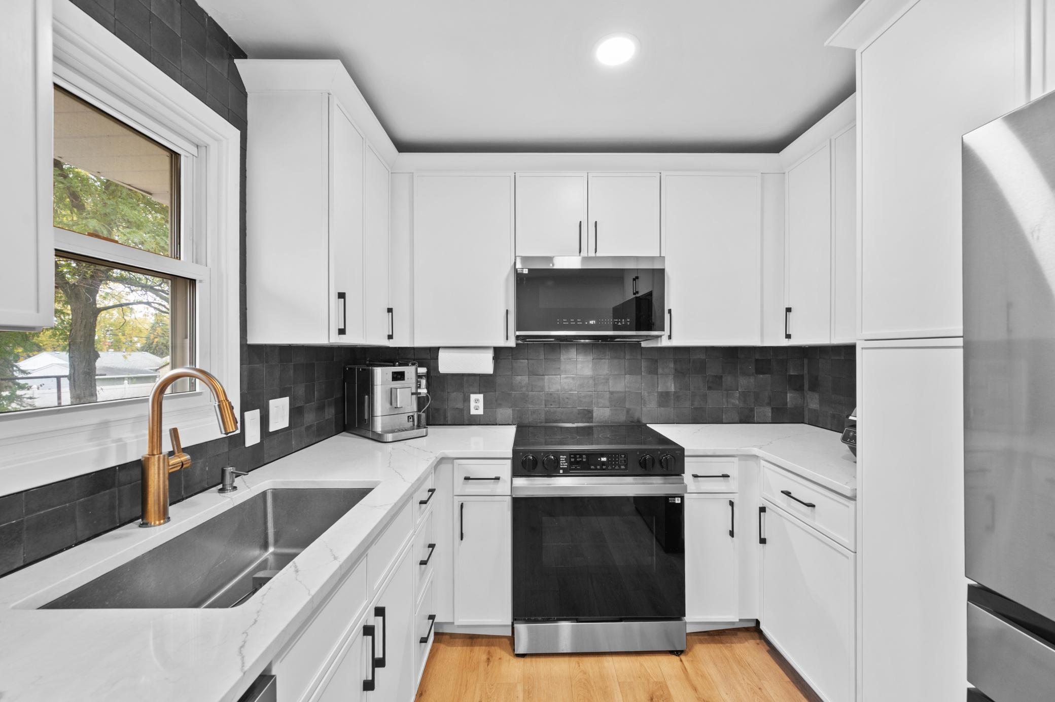 7601 Elliot Avenue Richfield, MN 55423 - Photo 8 of 34