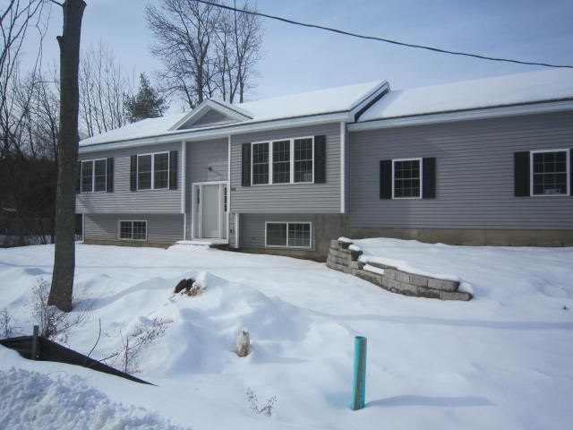 806 Portland Street Rochester, NH 03868 - Photo 2 of 10