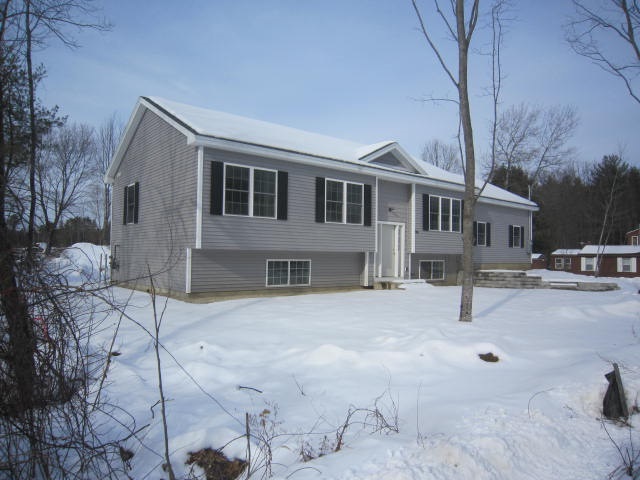 806 Portland Street Rochester, NH 03868 - Photo 4 of 10