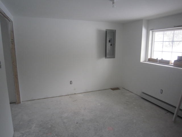 806 Portland Street Rochester, NH 03868 - Photo 7 of 10