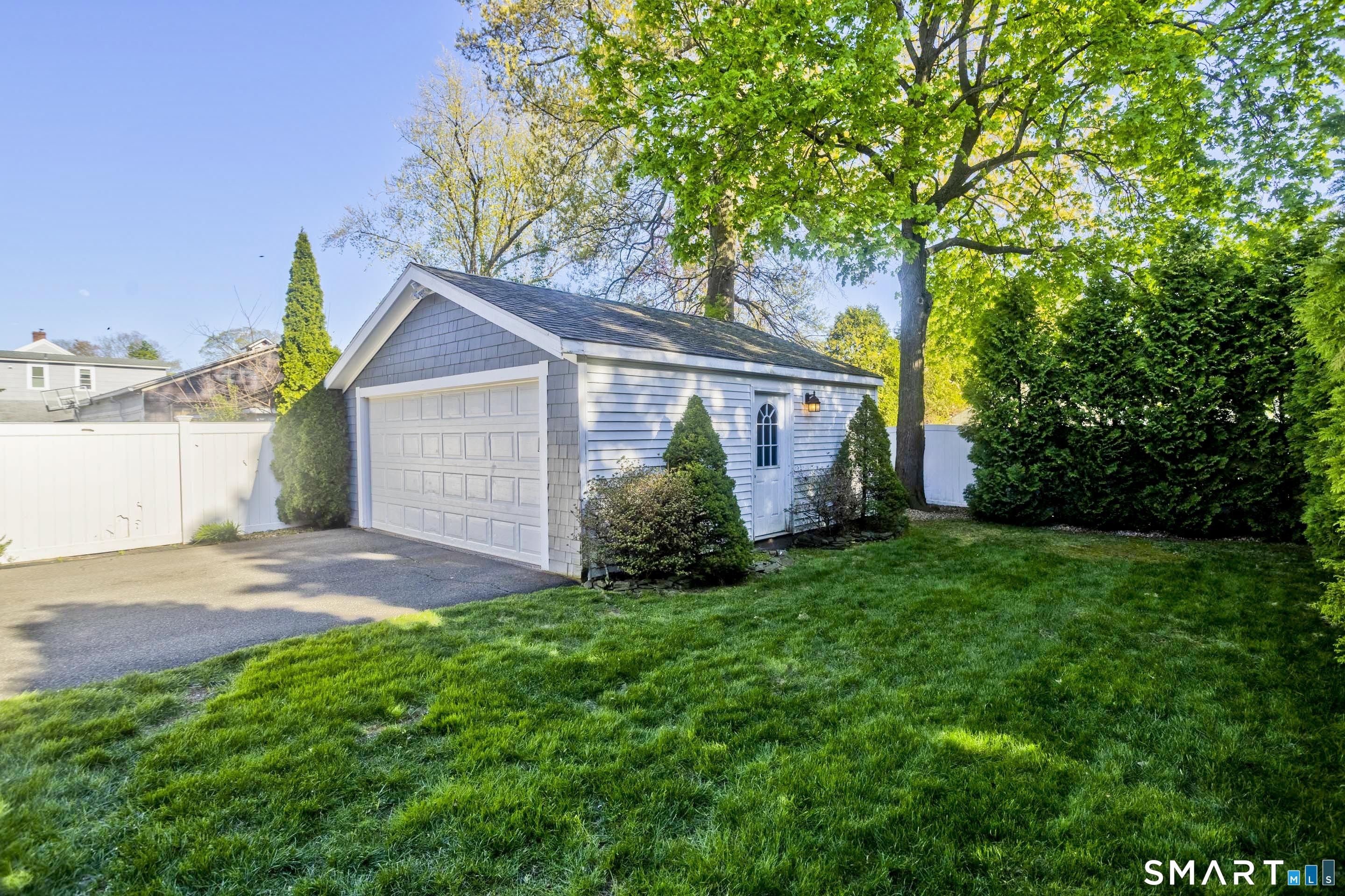 6 James Street Windsor Locks, CT 06096 - Photo 13 of 38