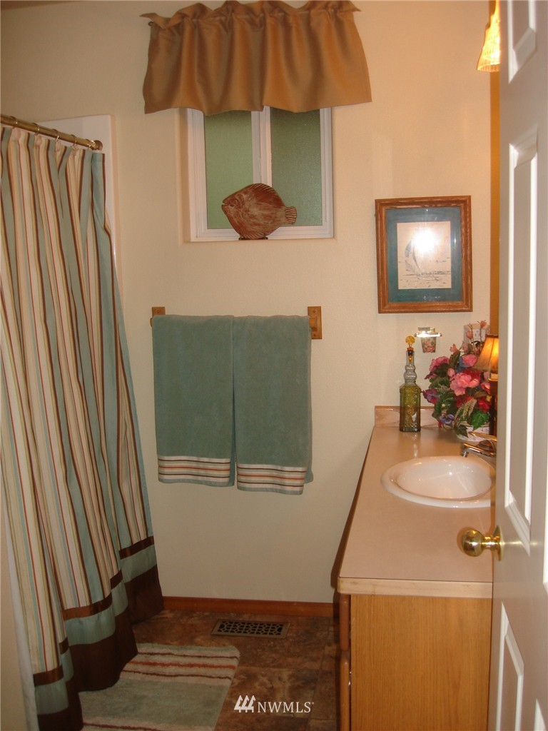 4934 Shellridge Road Northwest Olympia, WA 98502 - Photo 14 of 20 Gallery Image 14