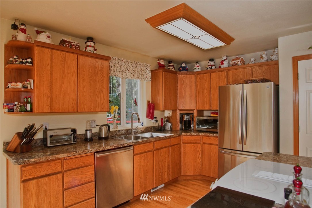 4934 Shellridge Road Northwest Olympia, WA 98502 - Photo 3 of 20 Gallery Image 3