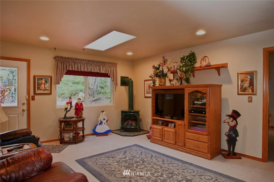 4934 Shellridge Road Northwest Olympia, WA 98502 - Photo 7 of 20 Gallery Image 7
