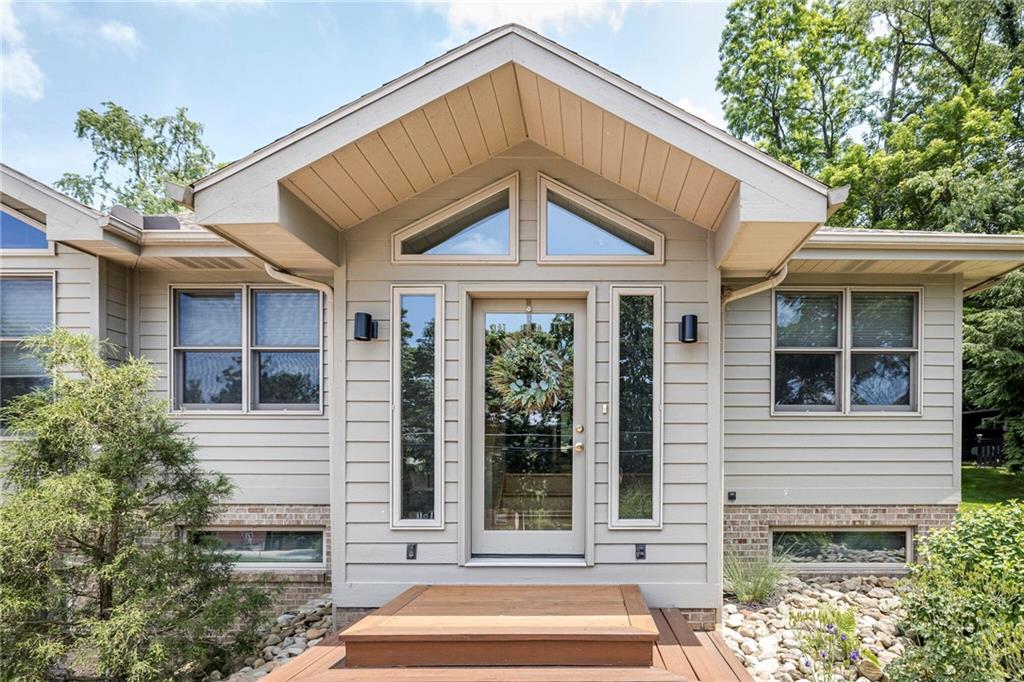 924 Old Washington Road Canonsburg, PA 15317 - Photo 4 of 46 a front view of a house with garden
