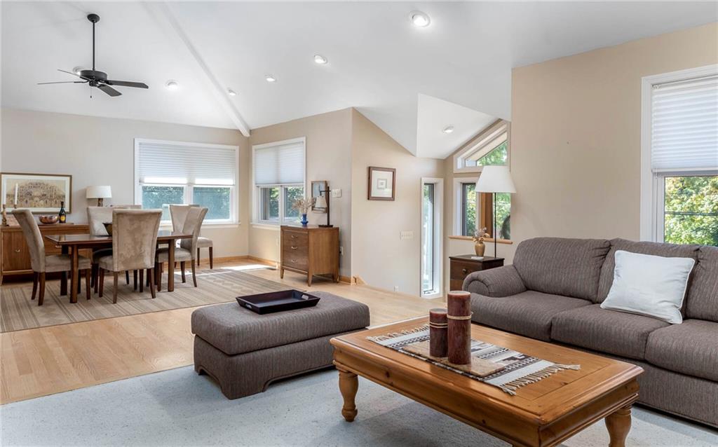 924 Old Washington Road Canonsburg, PA 15317 - Photo 10 of 46 a living room with furniture
