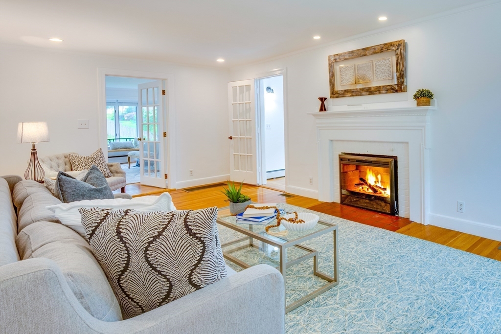 29 Parker Road Needham, MA 02494 - Photo 4 of 42