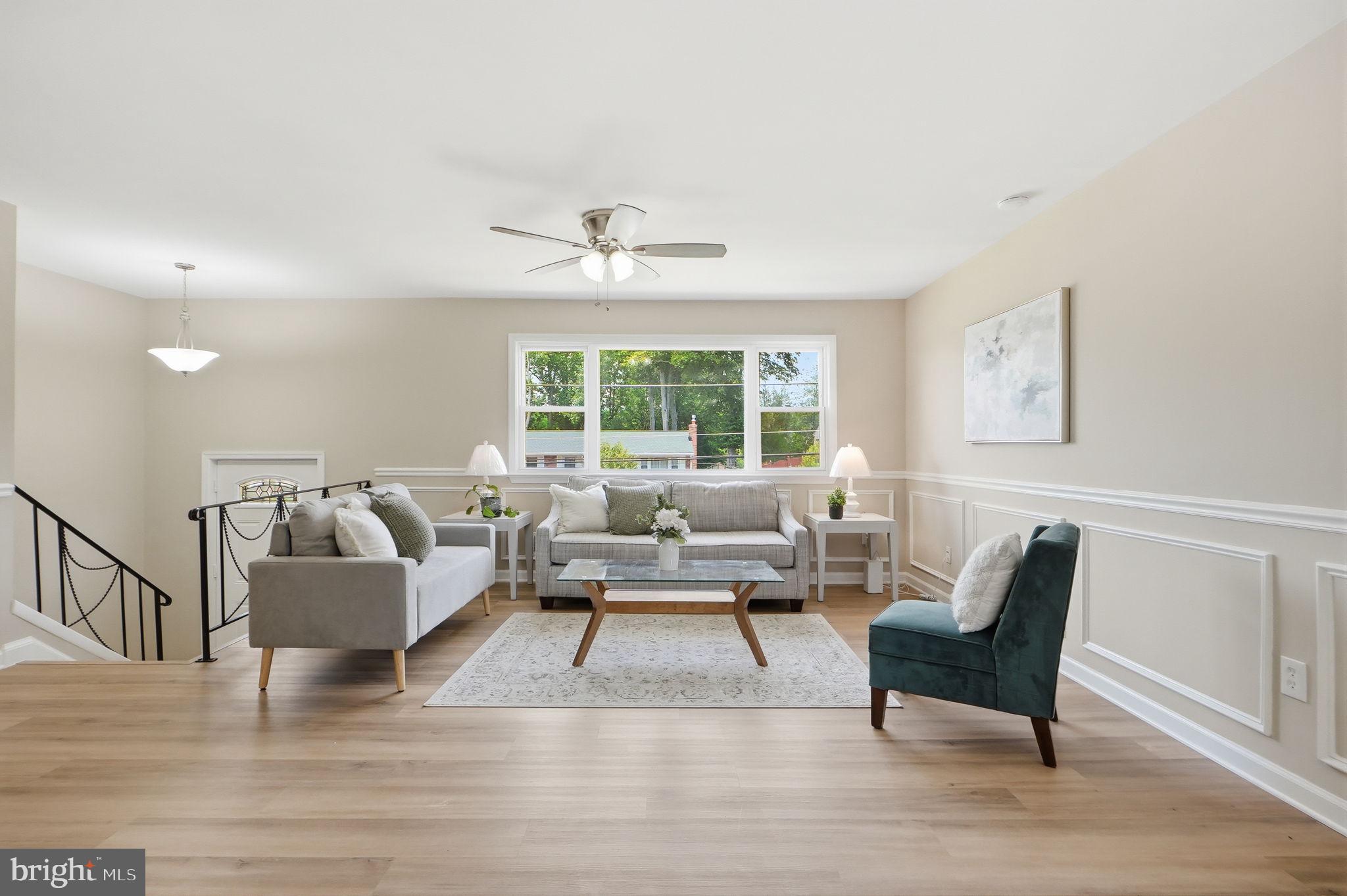 3007 Kingsway Road Fort Washington, MD 20744 - Photo 2 of 37 Living Room